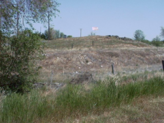 Looking east from frontage road west 14 May '00